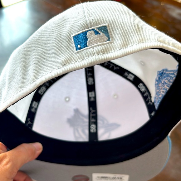 Toronto Blue Jays ball cap. Brand new never worn. Size 7 3/4 - Picture 4 of 5